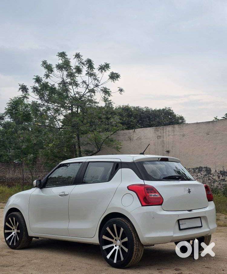 Maruti Suzuki Swift 1.3 Zxi, 2023, Petrol