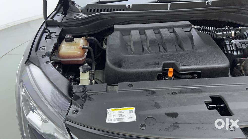 Mahindra Xuv700 2.0 Ax 5 Petrol At Str, 2024, Petrol