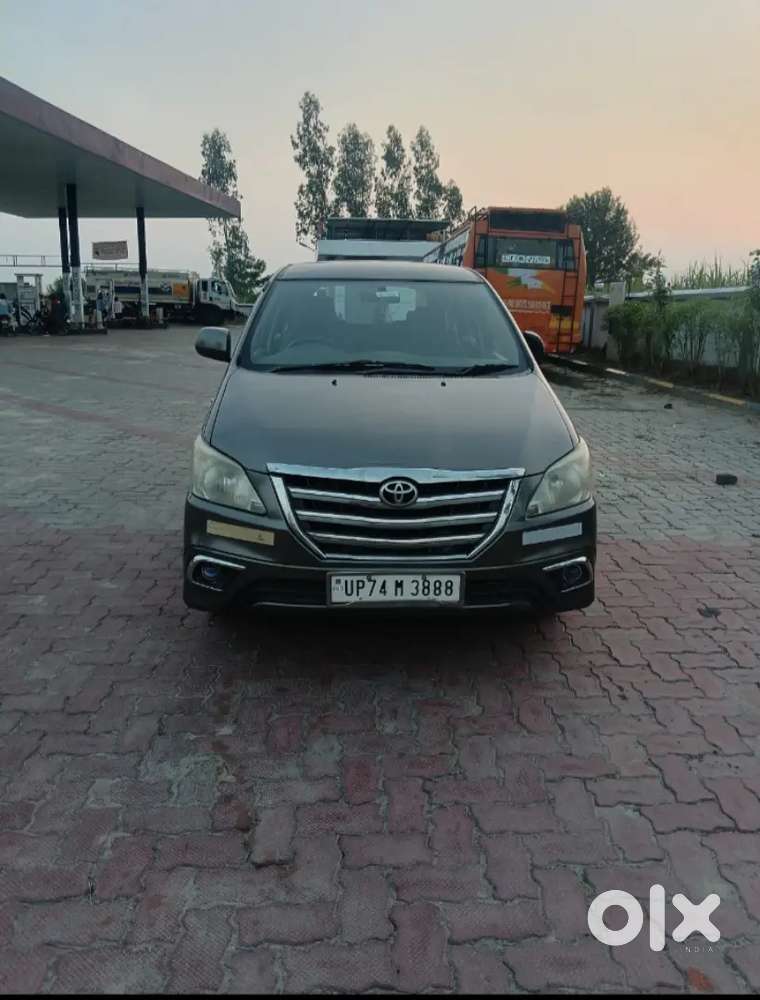 Toyota Innova 2014