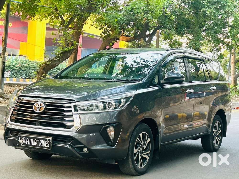 Toyota Innova Crysta 2.7 V, 2022, Petrol