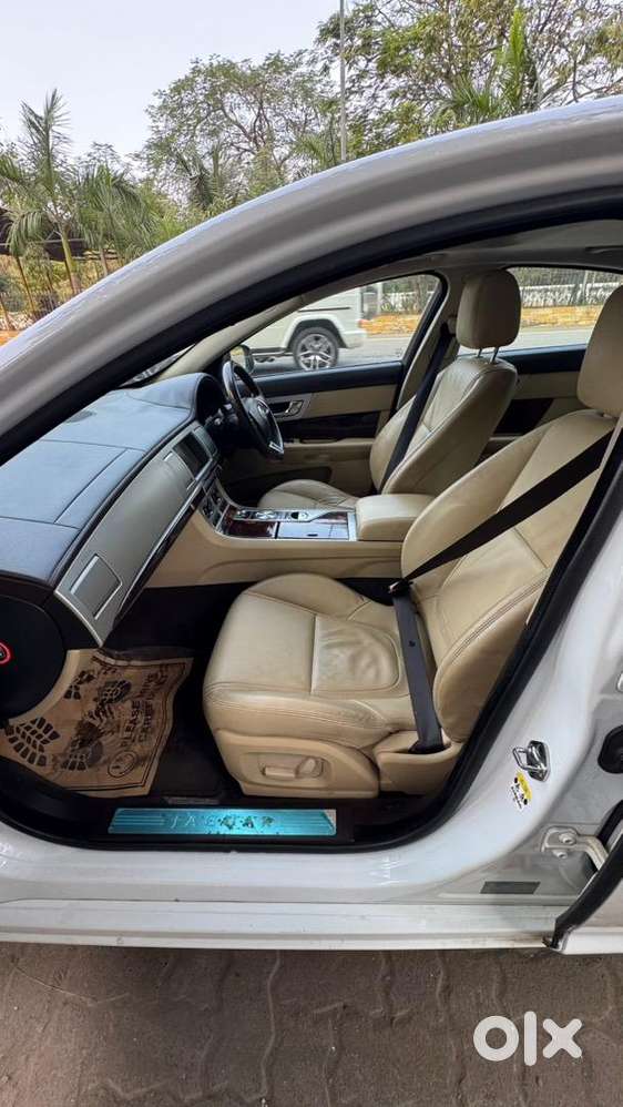 Jaguar Xf 2012 Diesel 35500 Km Driven
