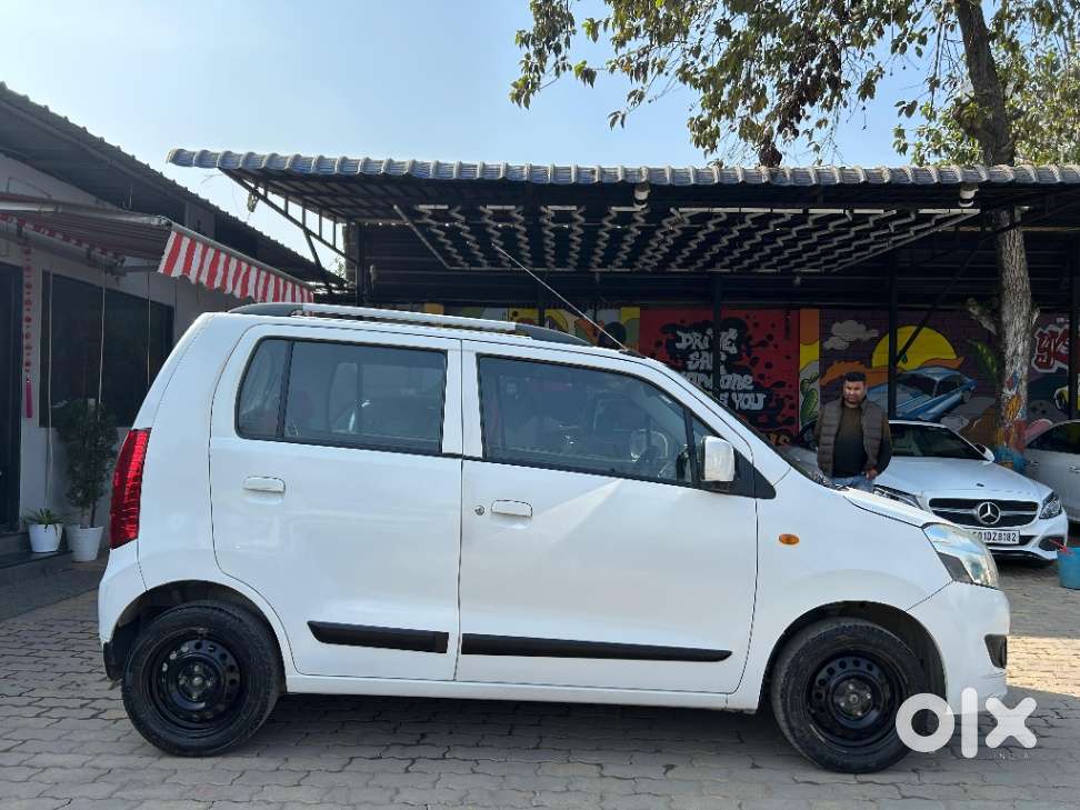 Maruti Suzuki Wagon R Vxi Amt1.2, 2017, Petrol