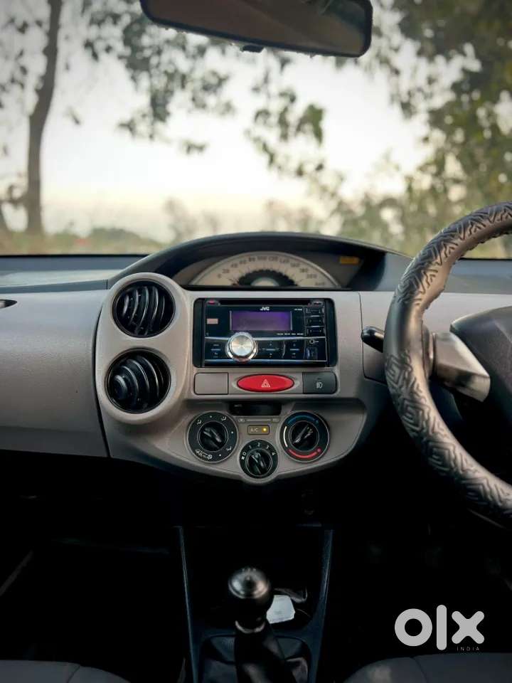 Toyota Etios Liva 1.2 G, 2012, Petrol
