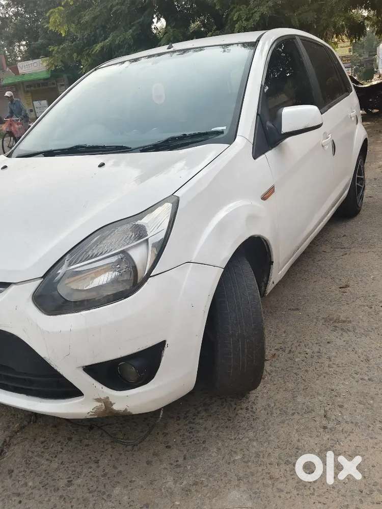 Ford Figo 1.2 Titanium 2011
