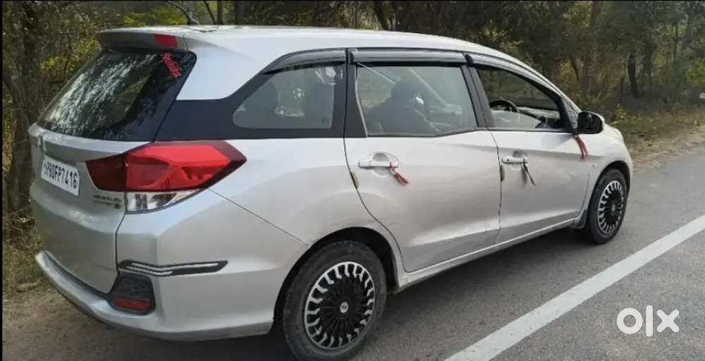 Honda Mobilio 2015  (25km/l) Ka Milage