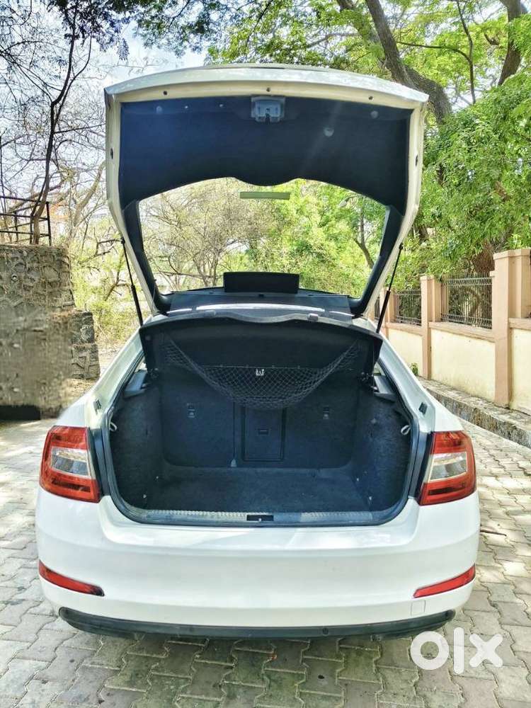Skoda Octavia Elegance 1.8 Tsi At, 2015, Petrol