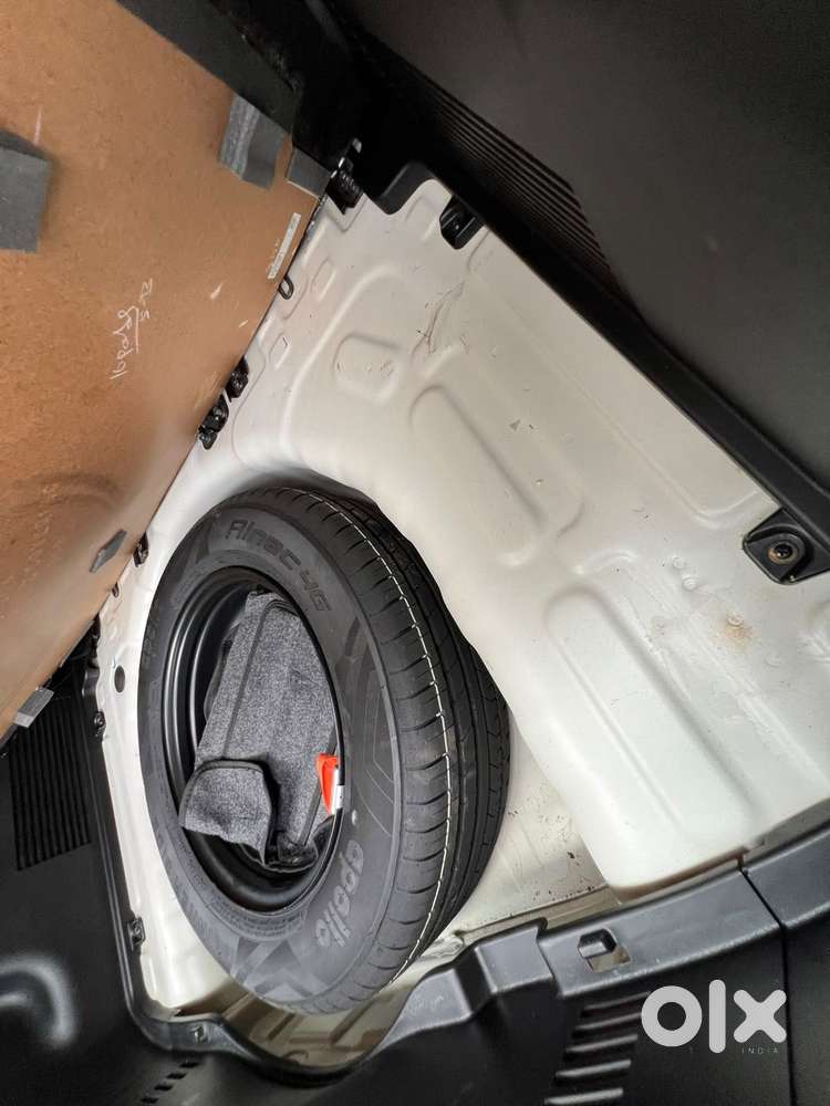 Hyundai Venue 1.2 S (o), 2024, Petrol