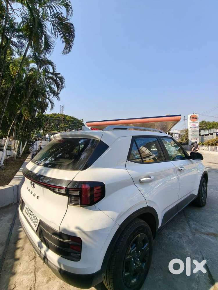 Hyundai Venue Sx Mt, 2023, Petrol