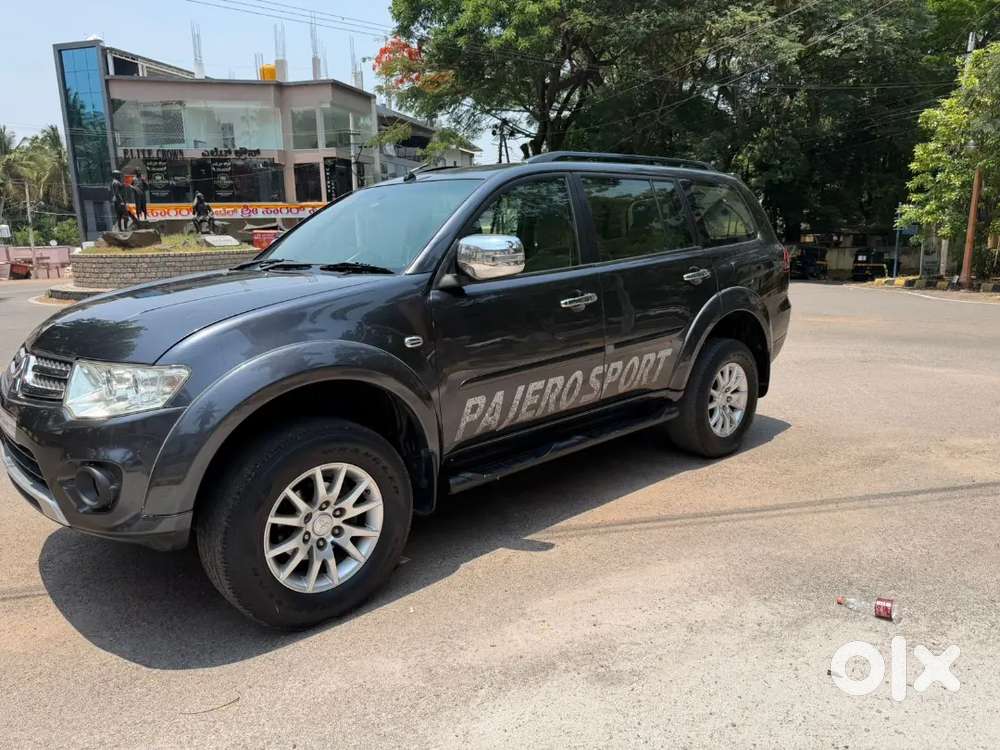 Mitsubishi Pajero Sport 2015



Mitsubishi  Pajero