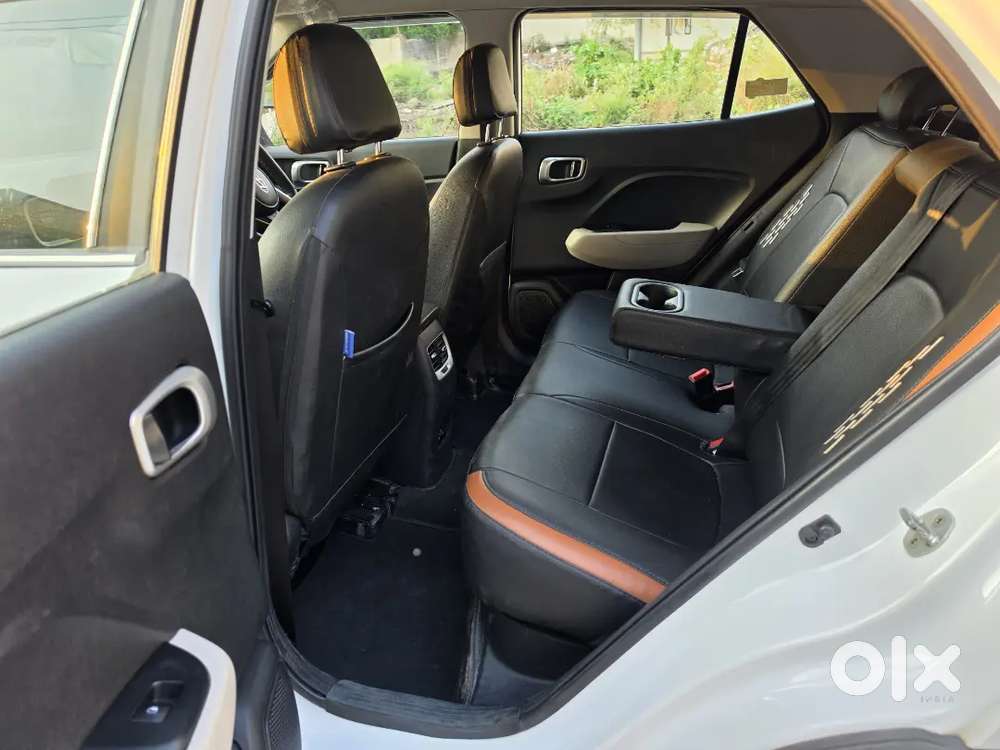 Hyundai Venue Diesel 06 December 2022 ,new Battery And Tyres