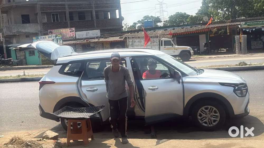 Kia Carens 2024 Petrol Well Maintained