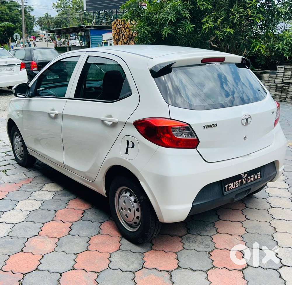 Tata Tiago 1.2 Revotron Xm, 2017, Petrol