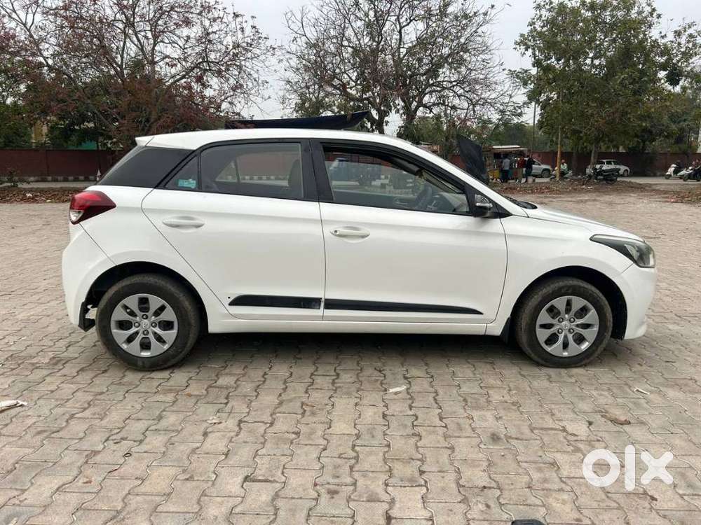 Hyundai Elite I20 Sportz (o) 1.2, 2015, Petrol