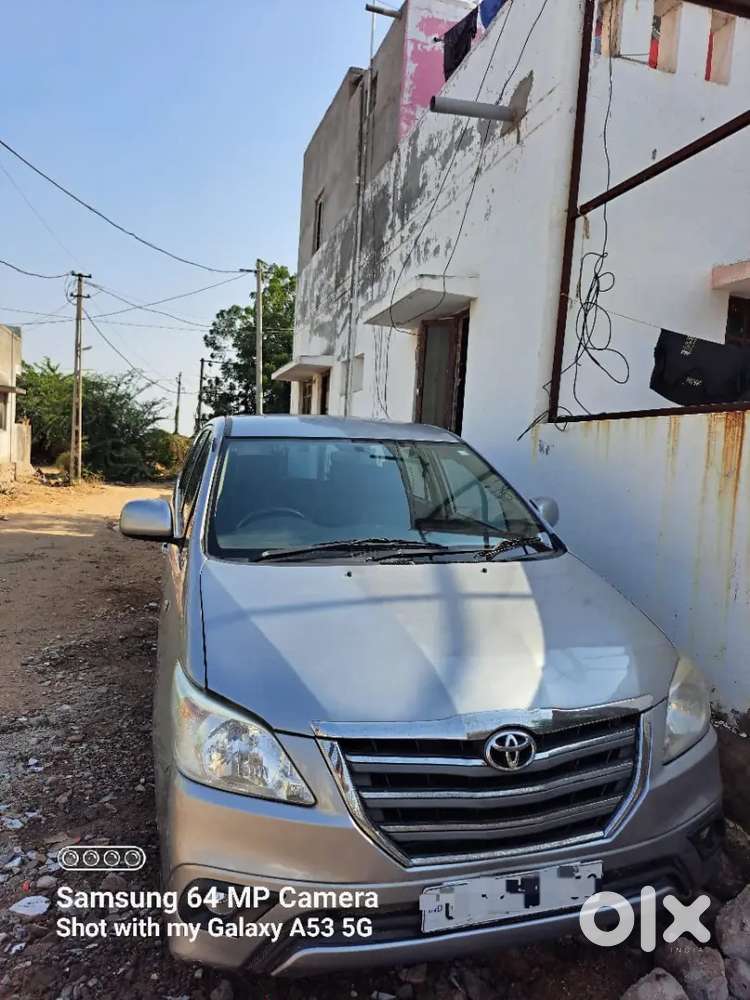 Toyota Innova 2015 Diesel 150000 Km Driven