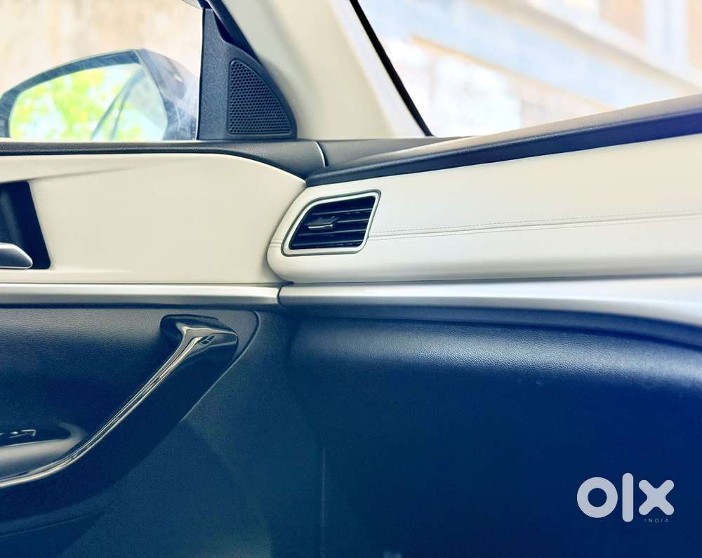 Mahindra Xuv700 2.2 Ax 7 Diesel At Str, 2022, Diesel