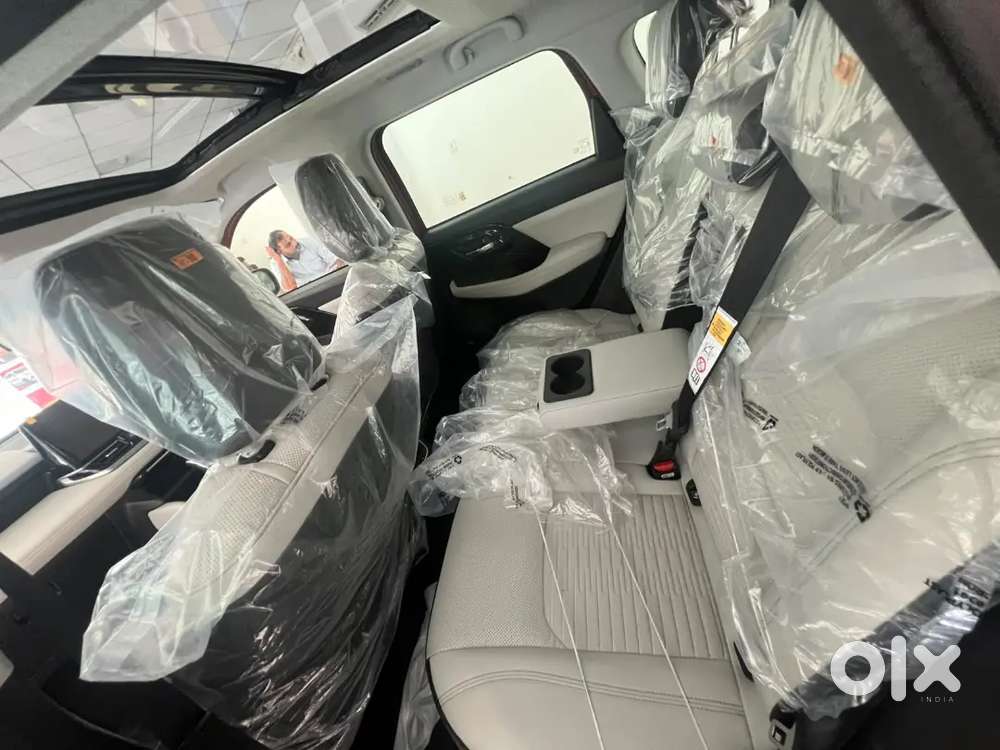 Maruti Suzuki Victoris Petrol 2026
