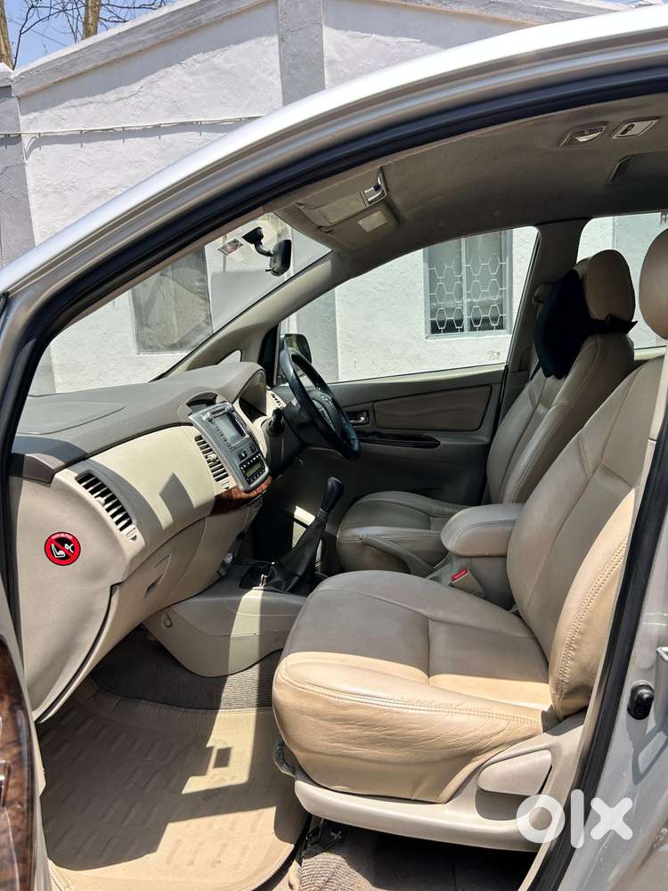Toyota Innova 2.5 V 7 Str, 2013