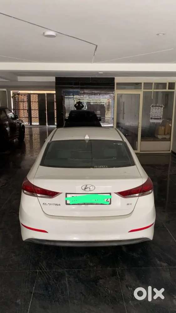 Hyundai Elantra 2017 Petrol Well Maintained Family Car