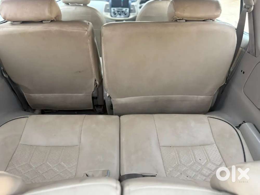 Toyota Innova 2012