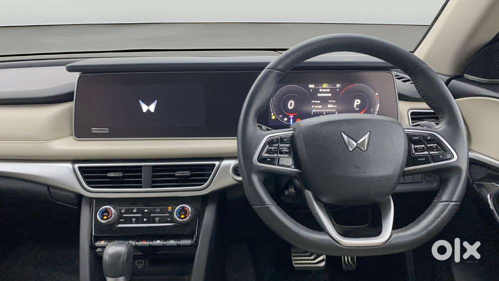 Mahindra Xuv700 2.0 Ax 7 Petrol At Luxury Pack Str, 2023, Petrol