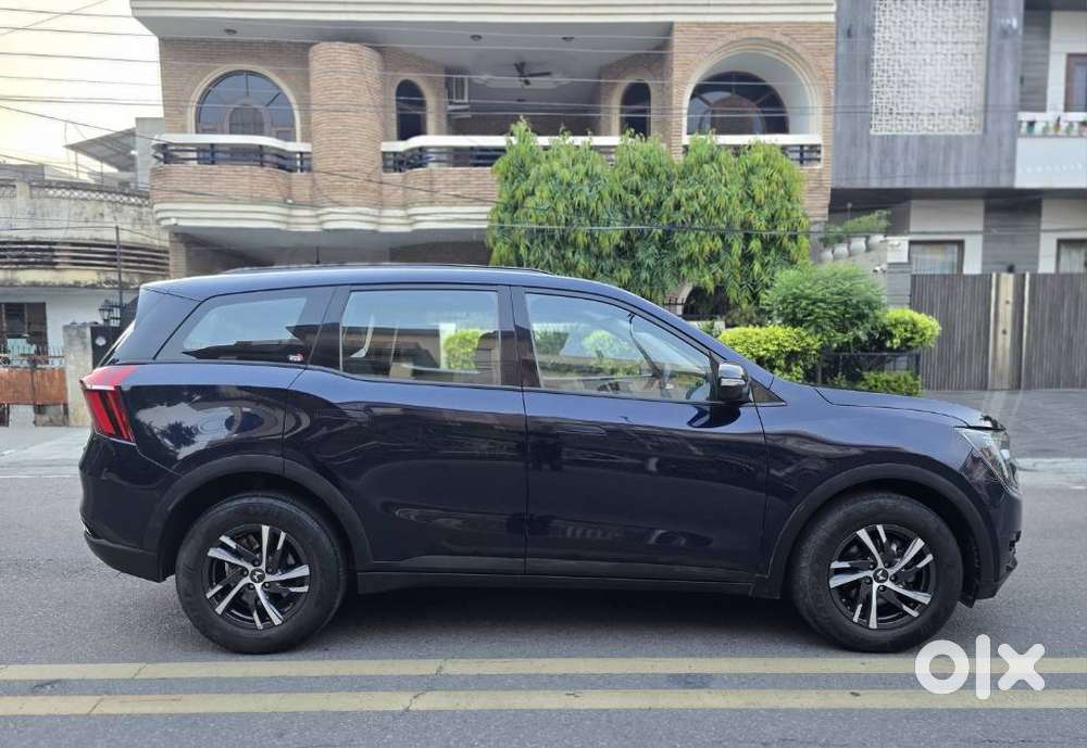 Mahindra Xuv700 2.2 Ax 5 Diesel At Str, 2022, Diesel