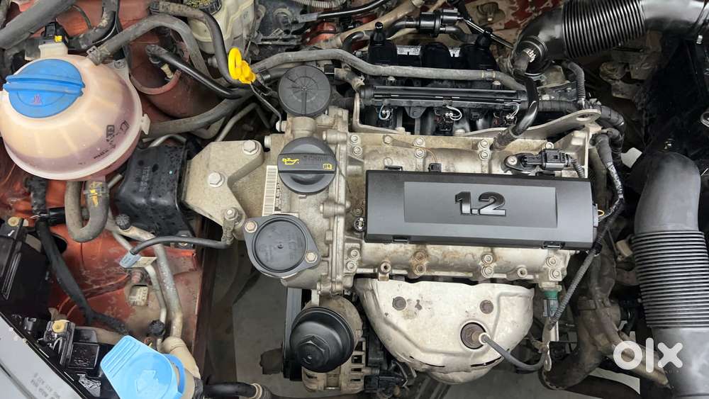 Volkswagen Polo Petrol Highline 1.2l, 2015, Petrol