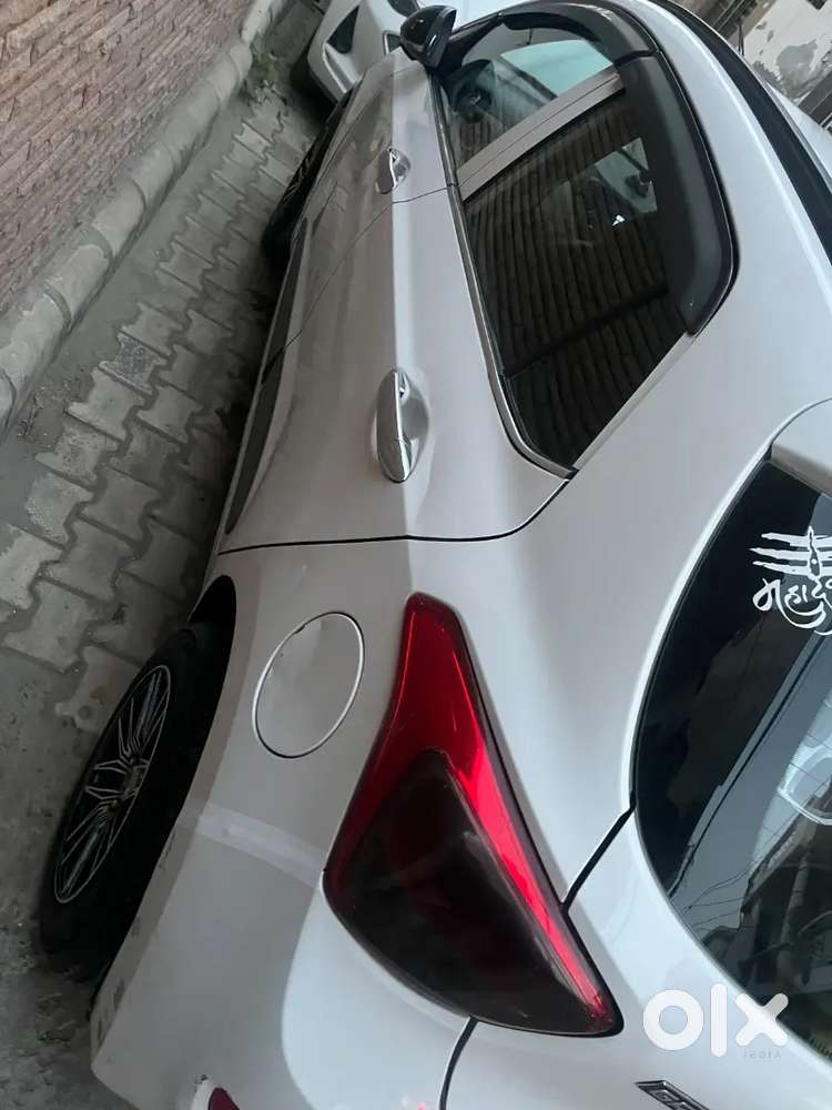 Hyundai Grand I10 2015 Diesel 100000 Km Driven