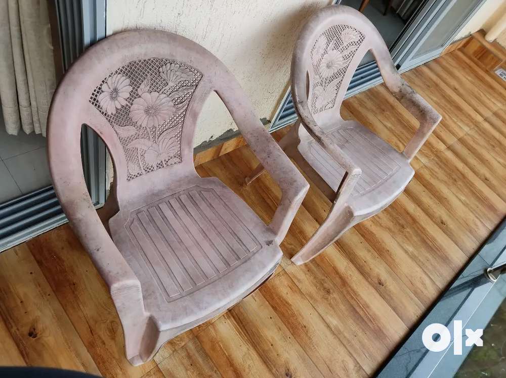 Plastic chairs online olx