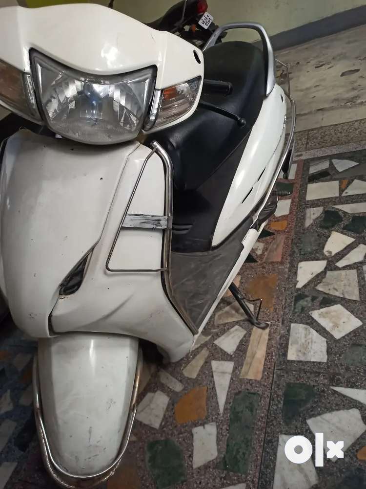 Activa 2014 model. A good condition and asking price 22000 fixed Scooters 1792244561