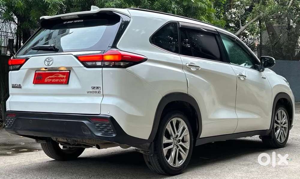 Toyota Innova Hycross 2.0 Zx Hybrid 7 Str, 2024, Petrol