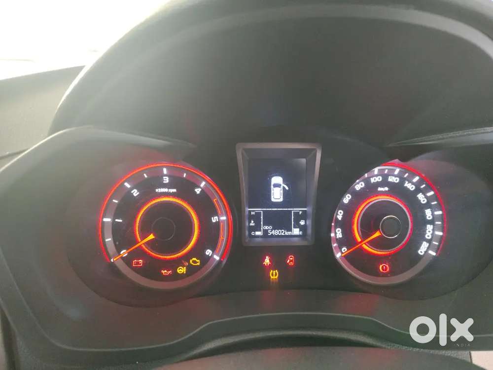 Xuv 300 Top End Black Diesel, 6 Gear Manual Transmission