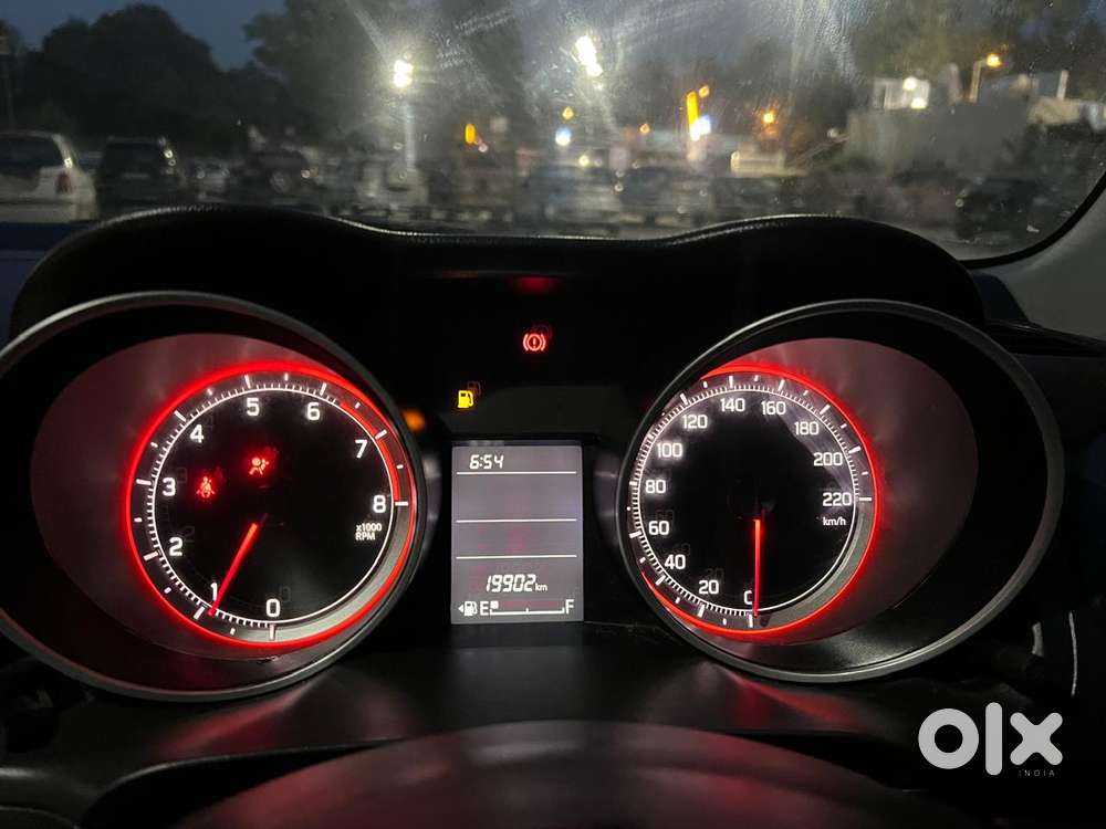 Maruti Suzuki Swift Vxi + Manual, 2023, Petrol
