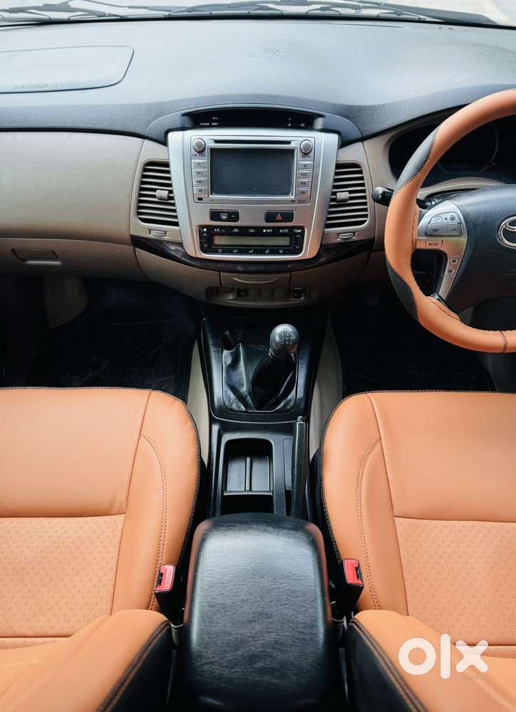 Toyota Innova 2.5 Vx 8 Str Bs-iii, 2015, Diesel