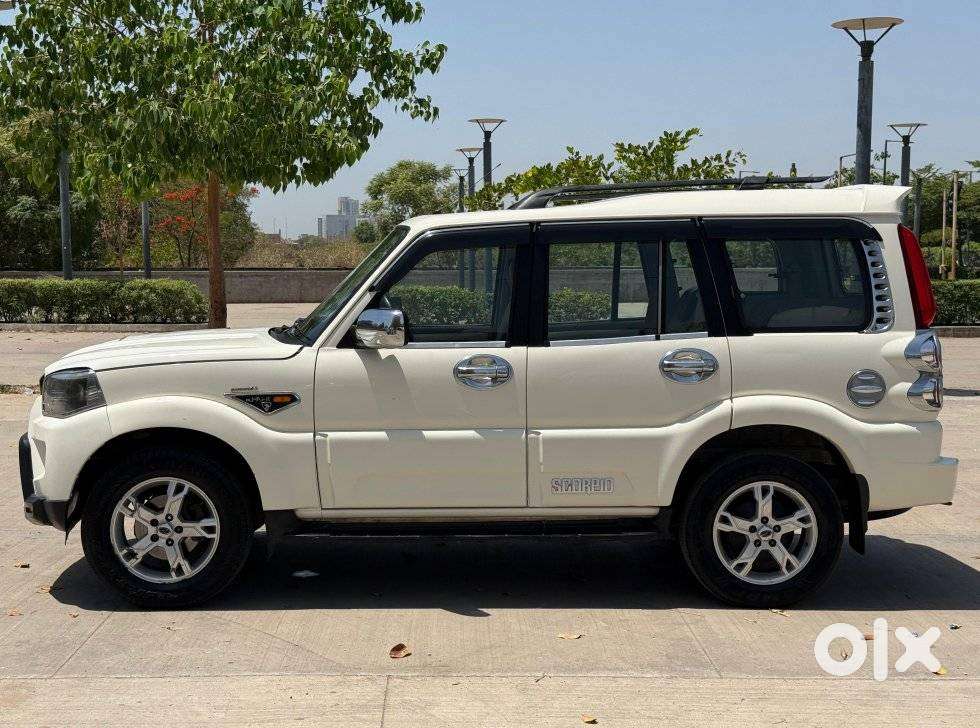 Mahindra Scorpio S10, 2015, Diesel