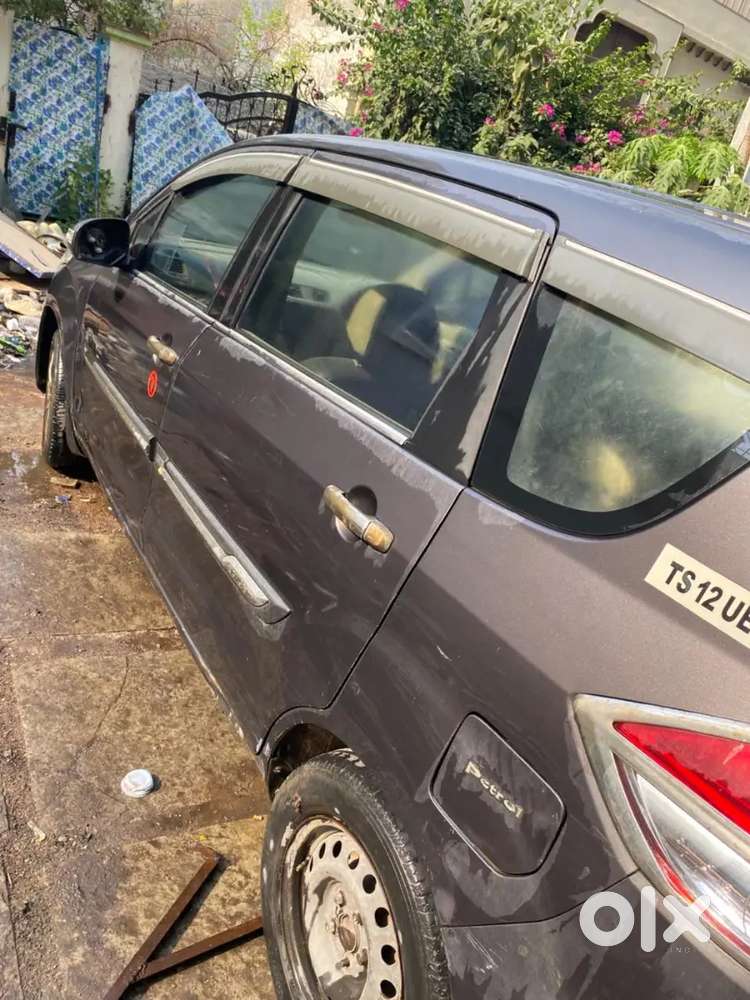 Maruti Suzuki Ertiga 2012
