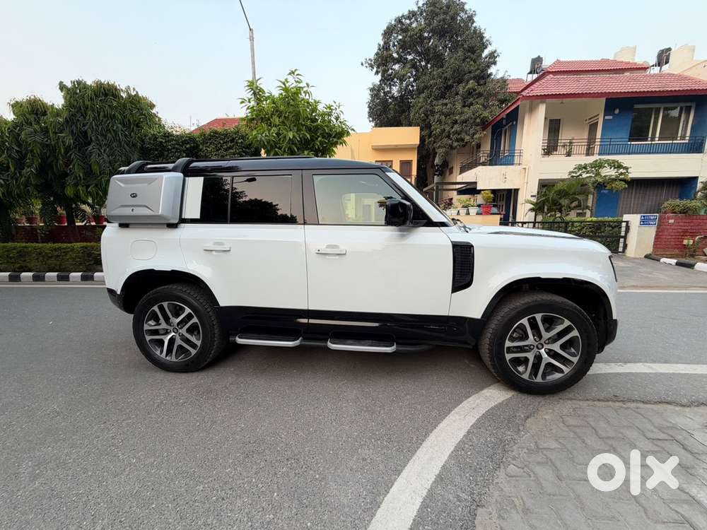 Land Rover Defender 2025