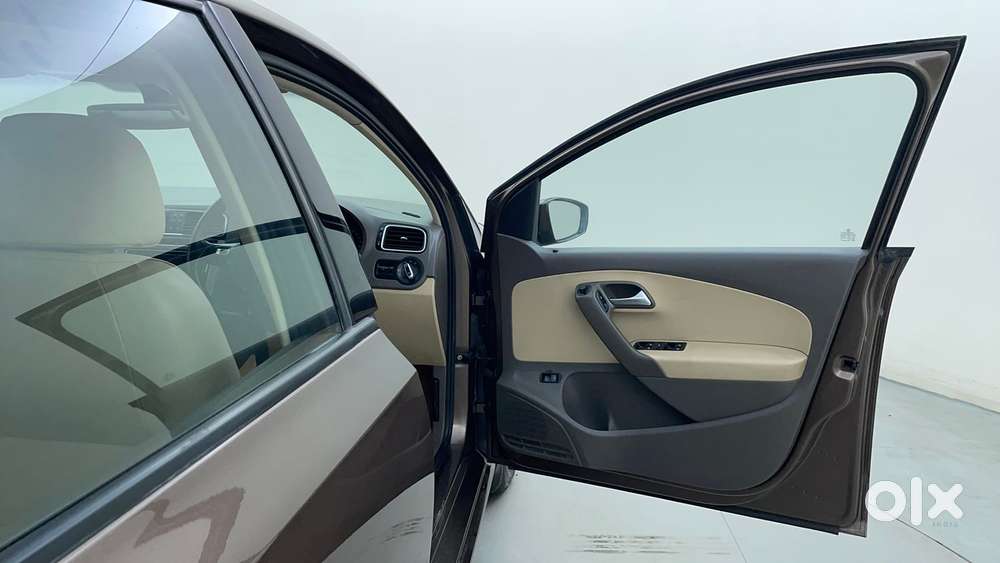 Volkswagen Vento 1.2 Tsi Highline At, 2016, Petrol
