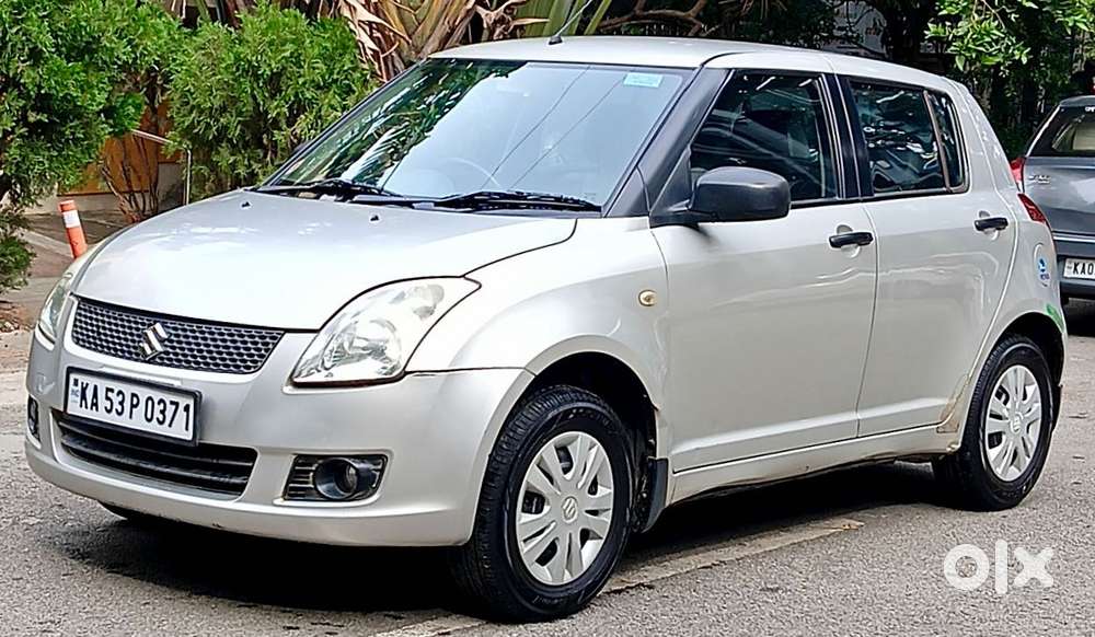Maruti Suzuki Swift Vxi + Manual, 2010, Petrol
