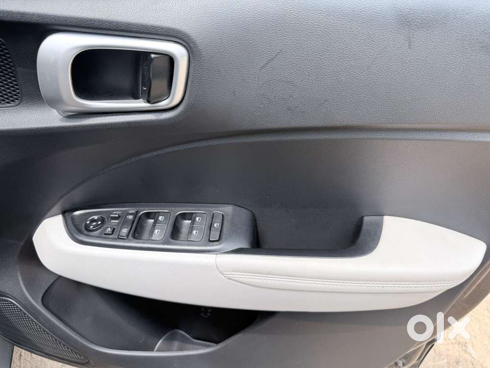 Hyundai Venue Sx (o) Mt 1.5 Diesel, 2024, Diesel