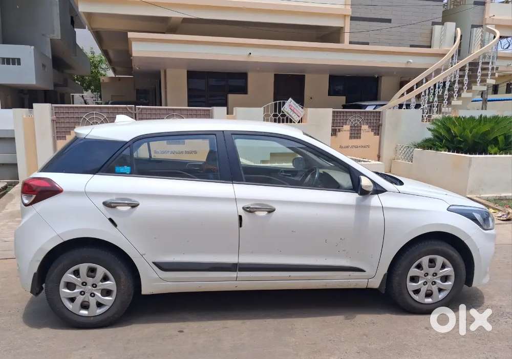 Hyundai I20 2016 Petrol Well Maintained, All 4 New Ztyres