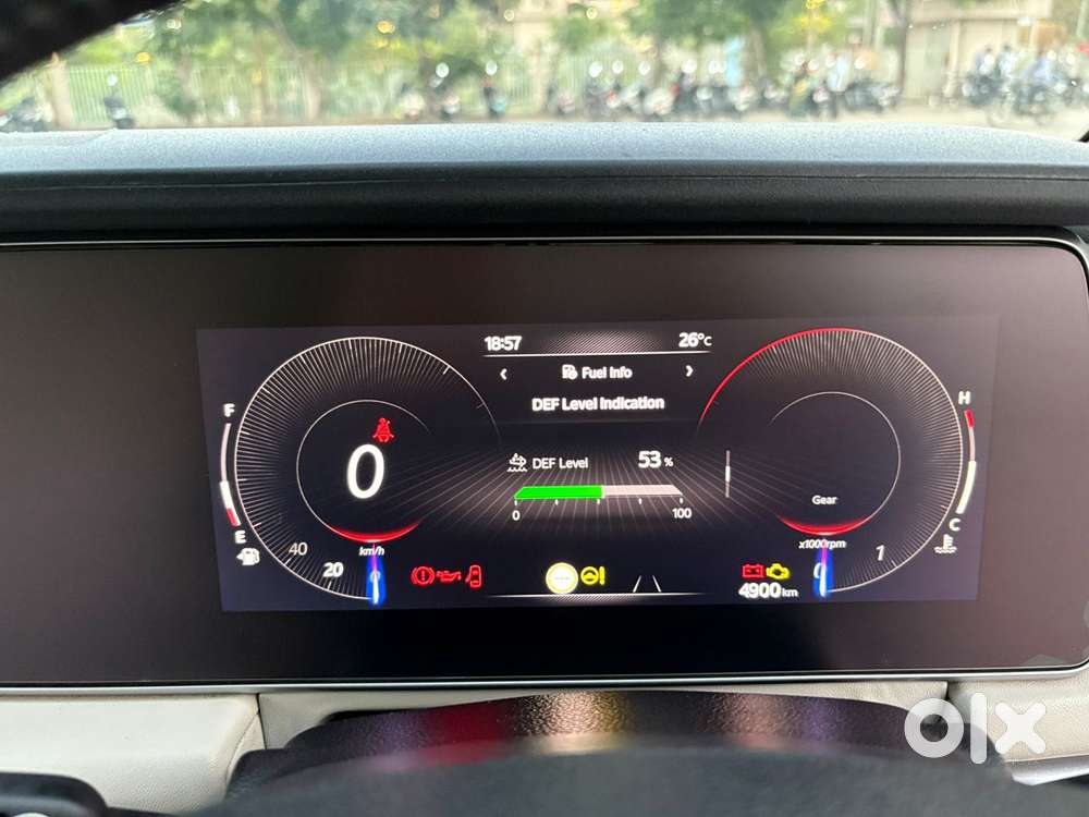 Mahindra Xuv700 2.2 Ax 7 Diesel Mt Luxury Pack Str, 2025, Diesel