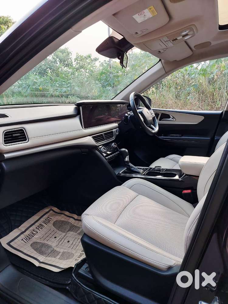 Mahindra Xuv700 2.0 Ax 7 Petrol At Luxury Pack Str, 2021, Petrol