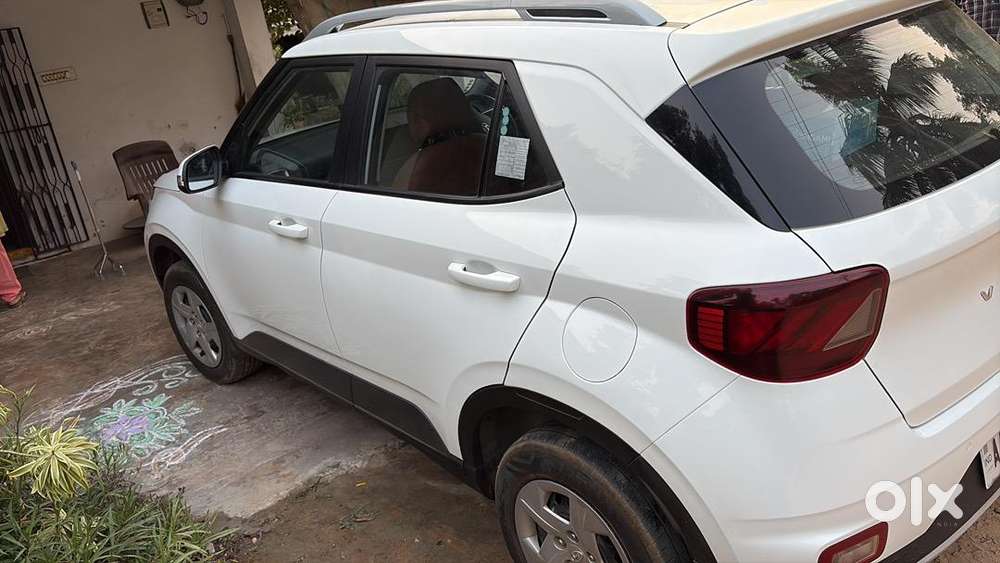Hyundai Venue 2021 Petrol Good Condition