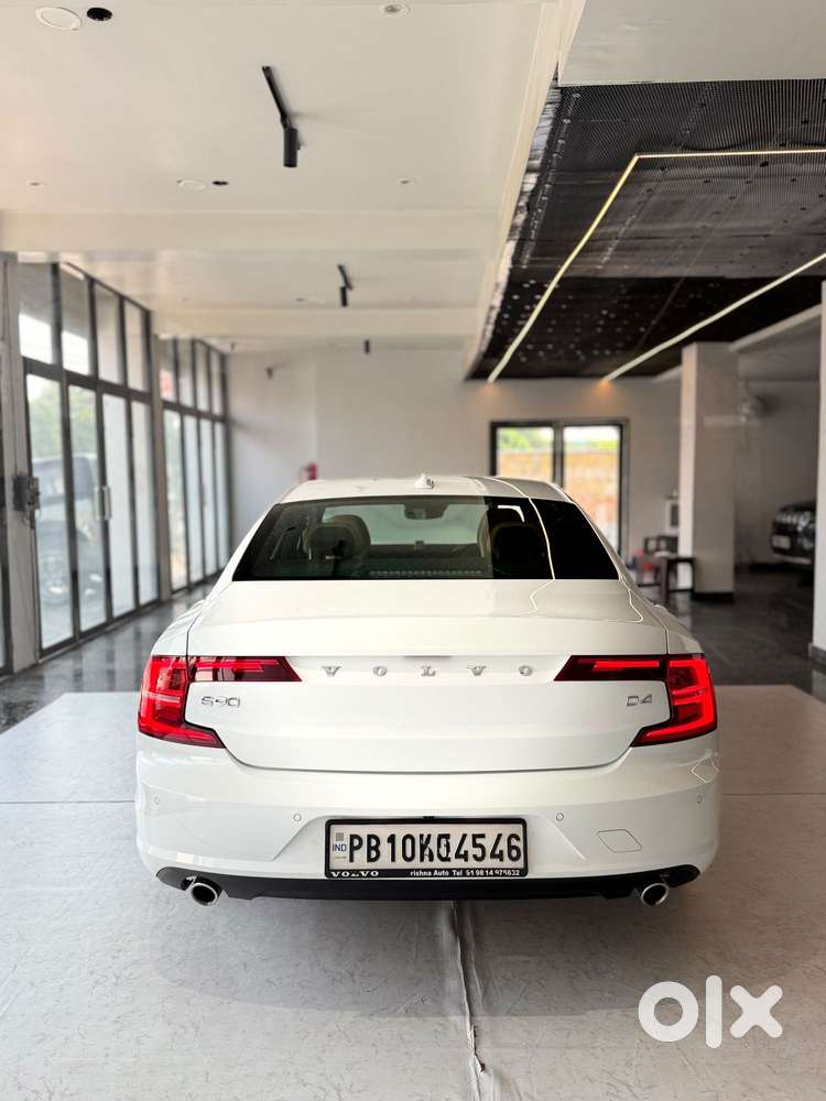 Volvo S90 D4 Momentum, 2019, Diesel