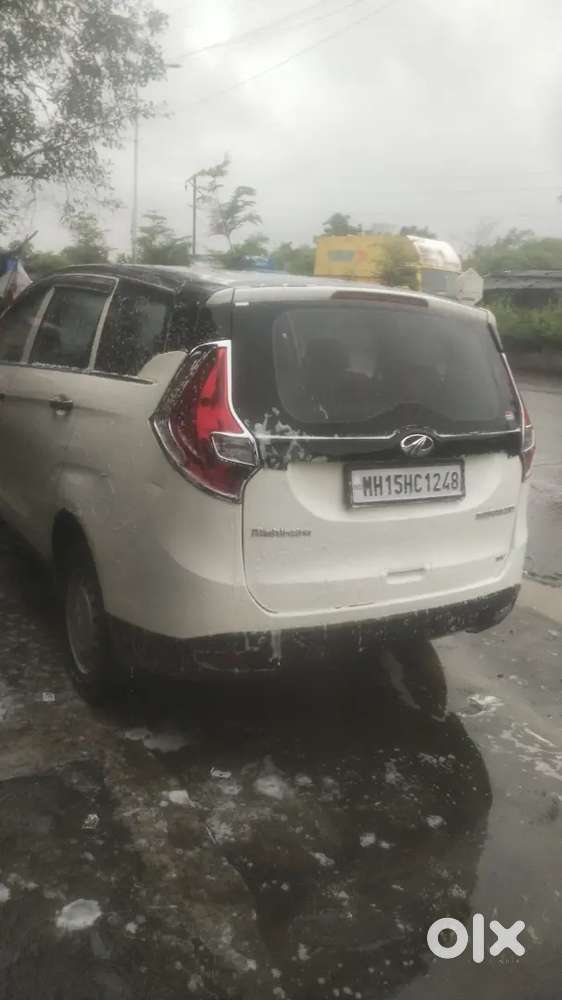 2020 Mahindra Marazzo Colour White Diesel Engine