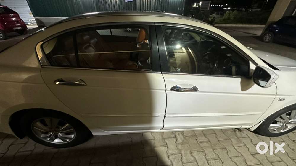 Honda Accord 2.4 At Petrol 2009