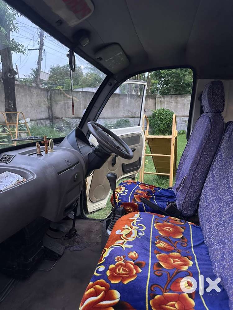Mahindra Maxximo Mini Van