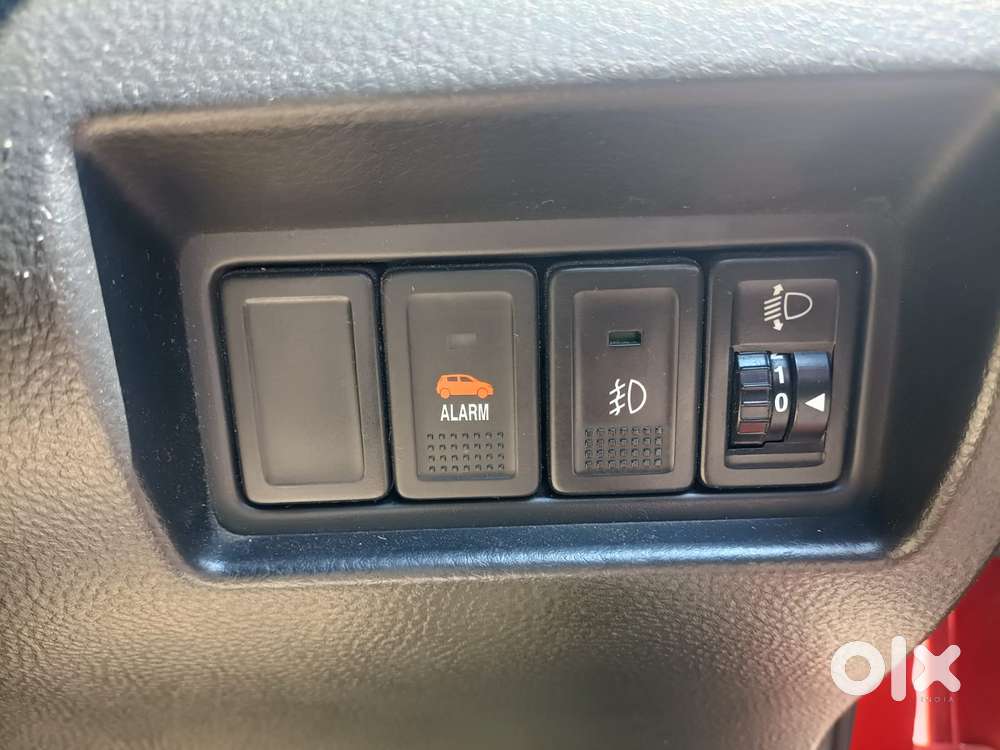 Maruti Suzuki Swift Vxi Abs Bsiv, 2017, Petrol