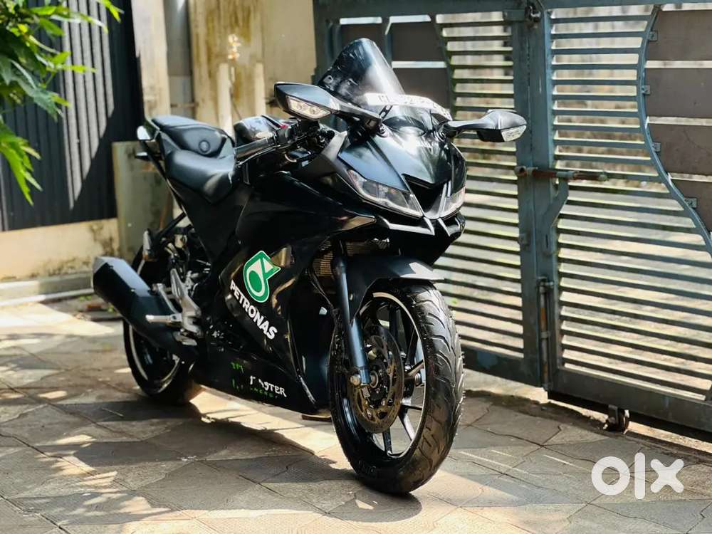 yamaha r15 r15 v3 bs4 black colour