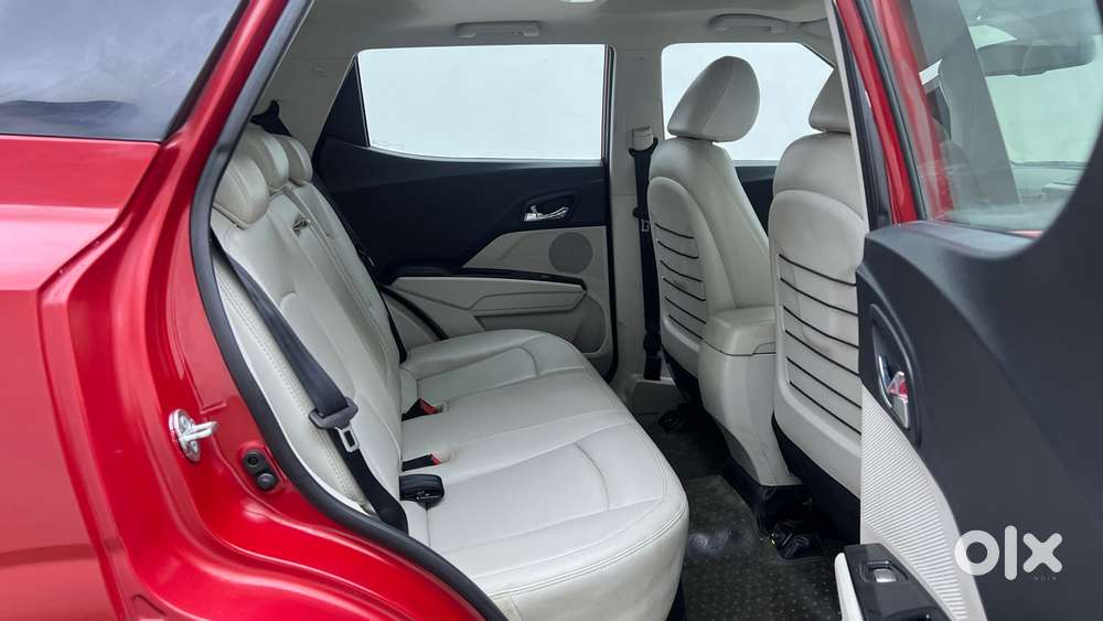 Mahindra Xuv300 W8 Option Dual Tone, 2021, Petrol